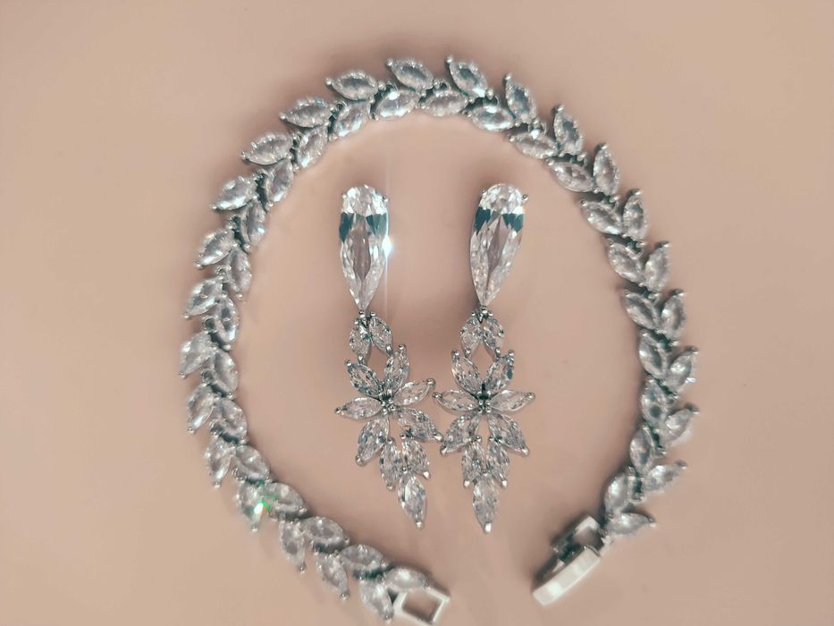 Kolczyki i bransoletka ślubne z kryształkami