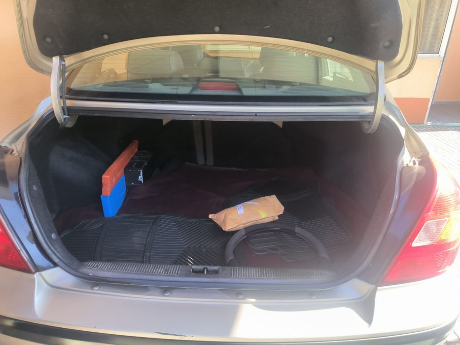 Hyundai Elantra 1.600 — photo 4