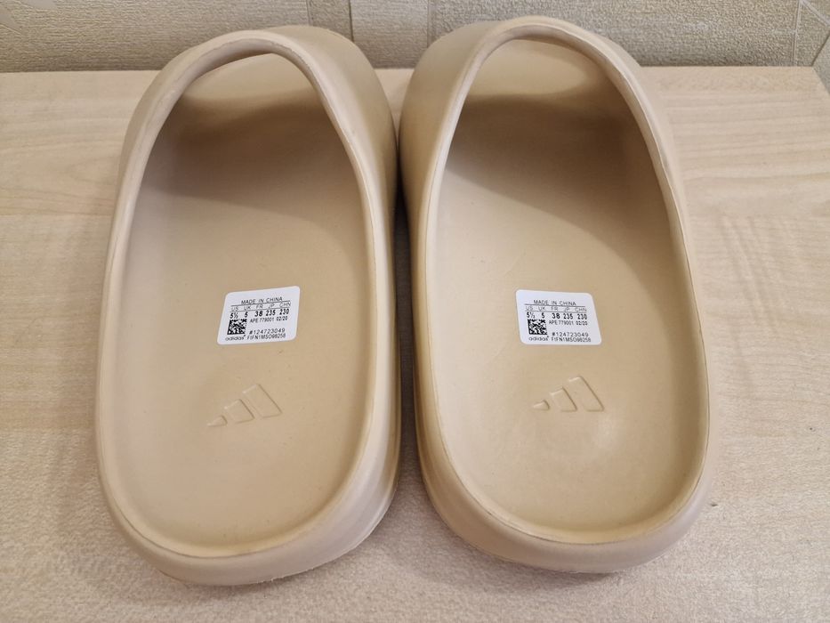 Нові шльопанці Adidas Yeezy розмір 37