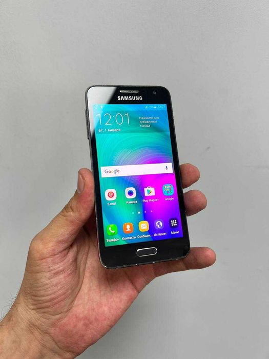 Смартфон Samsung Galaxy A3 (SM-A300FU) 16 GB