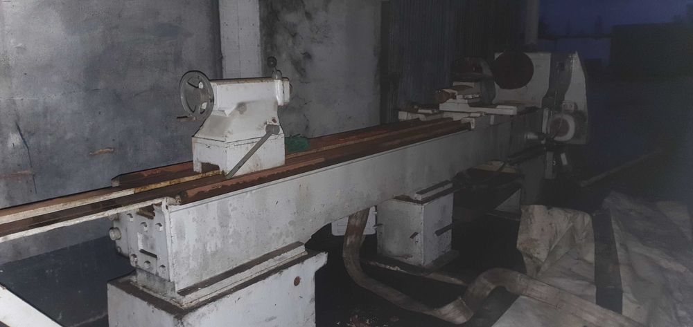 Torno mecanico de grande dimensao