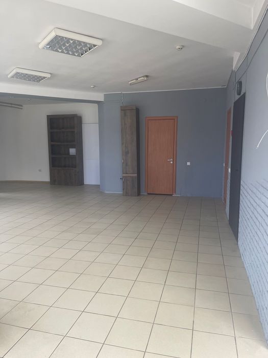Сдам в оренду фасадне приміщення  82м.кв - View 3