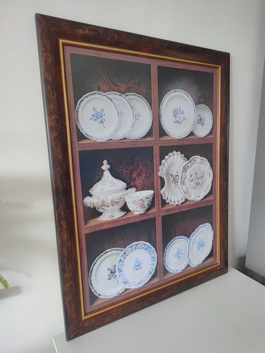 Obraz  do kuchni ,jadalni. Witryna talerze w kredensie.