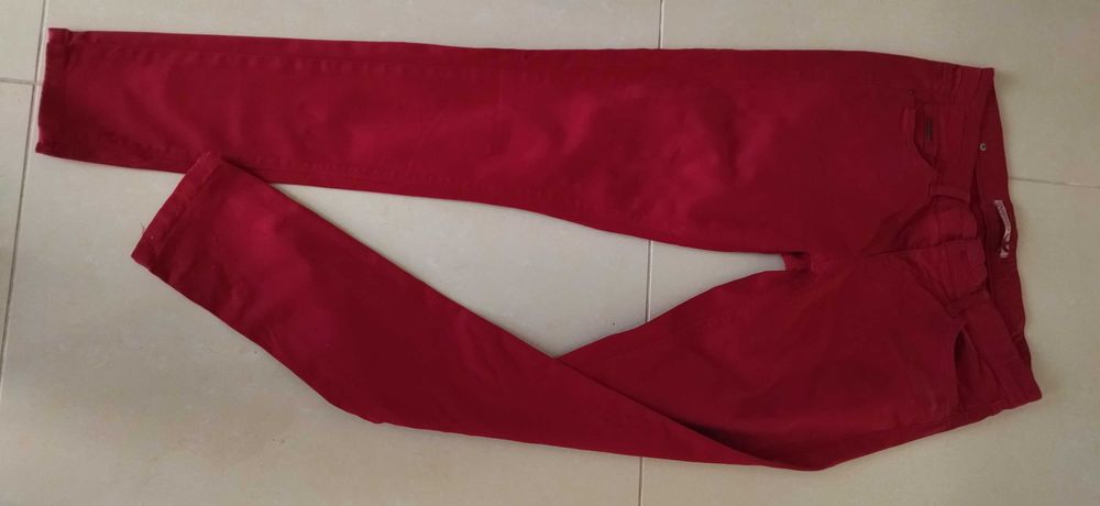 Jeans Bordeaux Stradivarius nº. 38 - Lindas - Baixa de preço