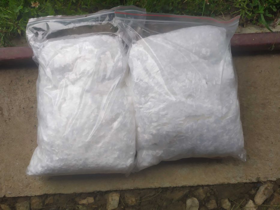 Dwa worki włókna szklanego