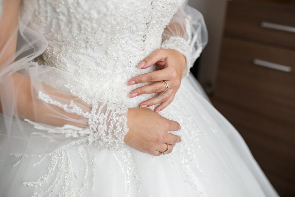 Сукня весільна пишна з шлейфом