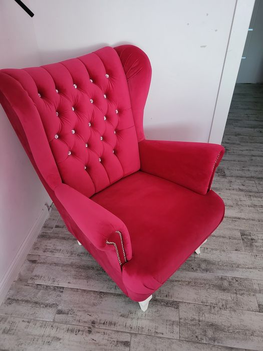 Fotel uszak fuksja super stan