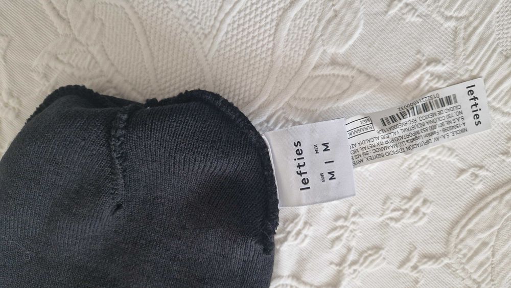 Gorro Preto Lefties, unisexo, novo com etiqueta