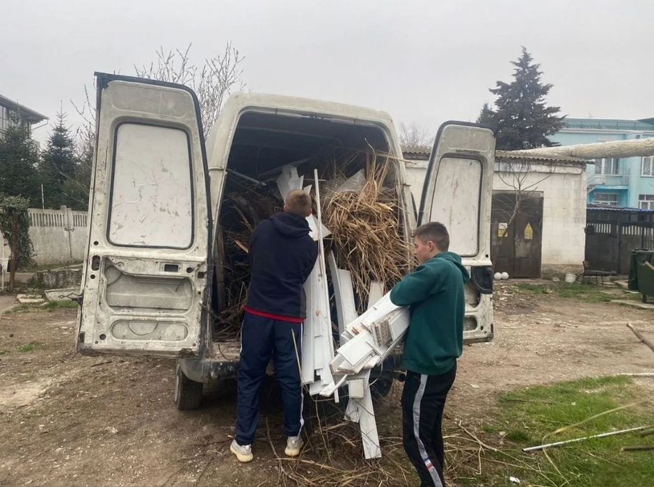 Вывоз мусора , Грузчики , Вывоз строительного мусора веток хлама мебел