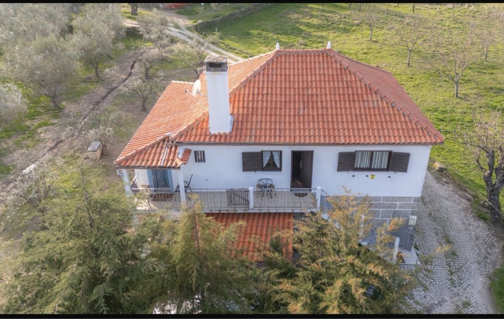 Moradia T3 com 2.500 m2 de Terreno e Garagem