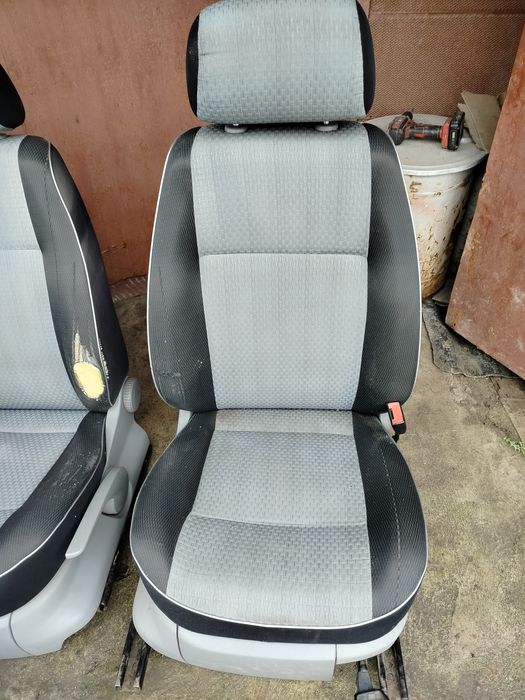 Cидіння передні Caddy