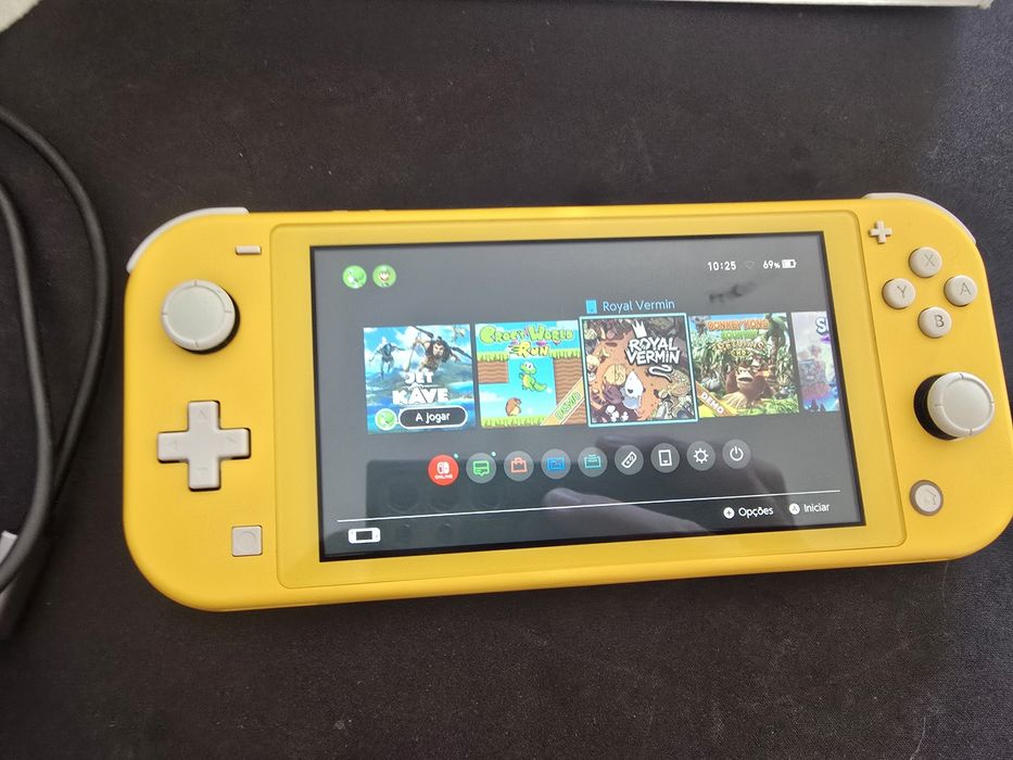 Nintendo switch lite em bom estado mas atenção.