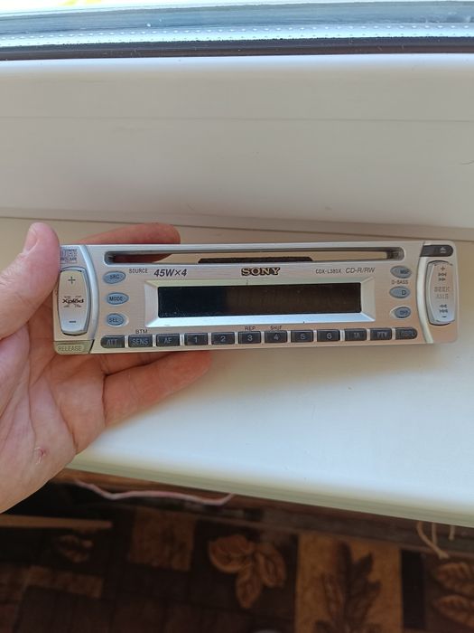 Автомагнитола Sony з CD приводом