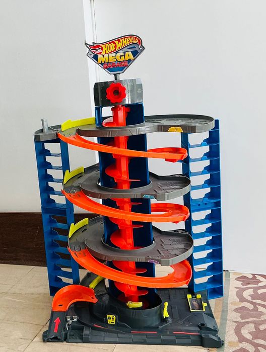 Hot Wheels Mega Garage
