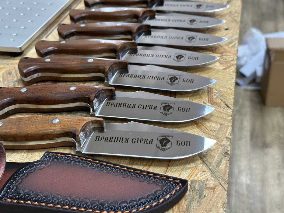 Мисливський ніж. Нож шкурник с чехлом