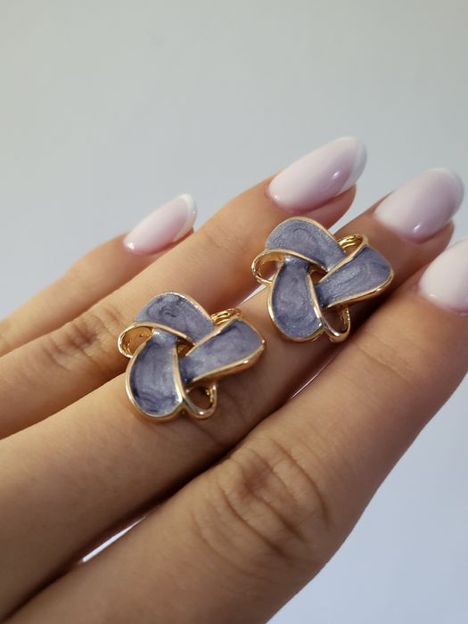 Kolczyki kwiaty geometryczne szary złoty sztyft eleganckie casual