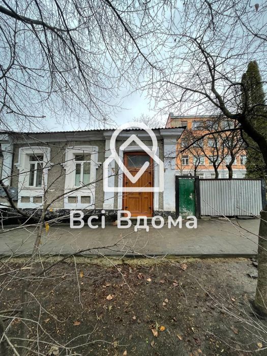 Продаж житлового будинку