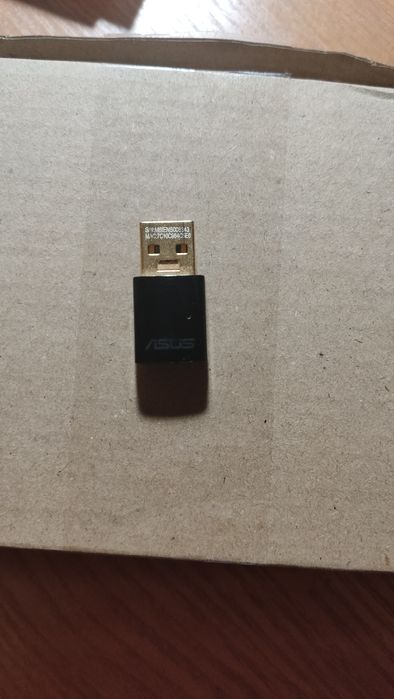 Адаптер Asus USB-AC51 AC600 USB2.0 802.11ac 2.4 ГГц/5 ГГц LED