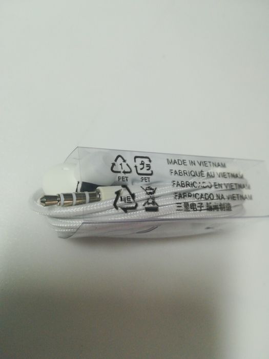 Auriculares AKG Novos