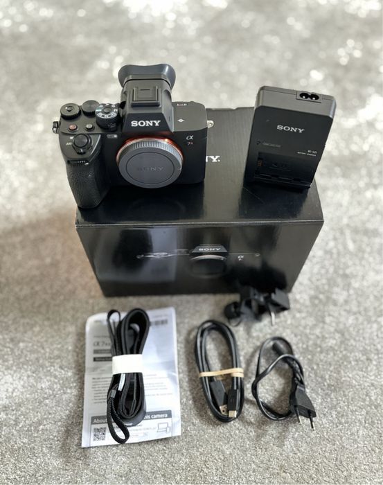Sony A7 RV corpo impecavel com caixa e acessorios