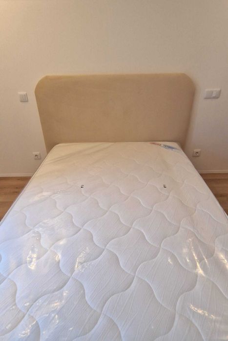 Camas De Casal Estofadas ALTA GAMA - MODELO LISA REDONDA - Top de Gama 190x140m Estrado Incluído!! 289 €