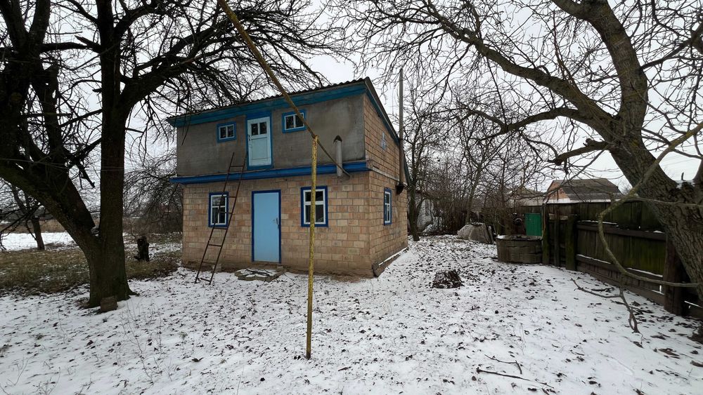 Продаж будинку в селі Русанів, 3 кімнати, газ, ділянка 25 соток, центр