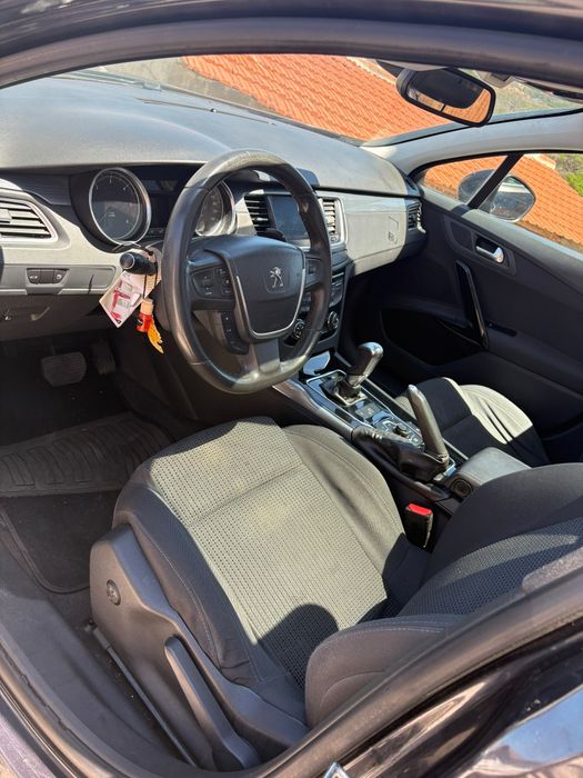 Peugeot 508 SW 2012
