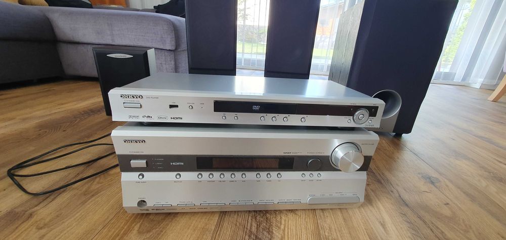 zestaw kina domowego z kolumnami i subwooferem, (ONKYO + Quadral)