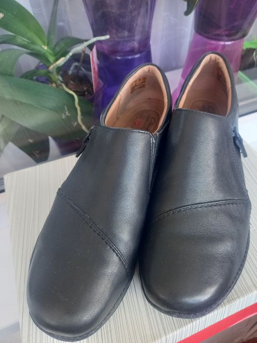 Шкіряні туфлі Clarks р.40