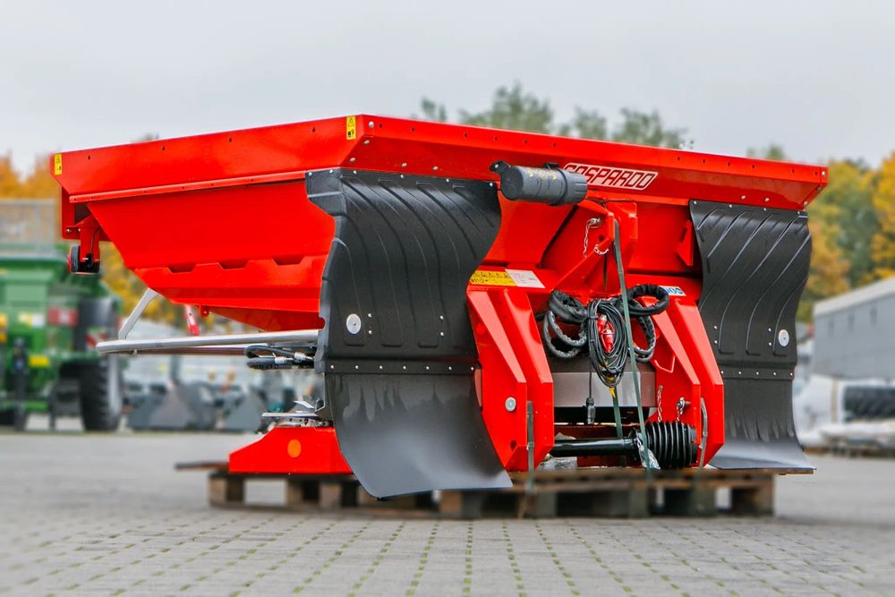 Gaspardo PRIMO M 213 precyzyjny rozsiewacz dwutarczowy dostępny od ręki  Maschio Gaspardo M 213 Nowoczesny rozsiewacz dwutarczowy do nawozu