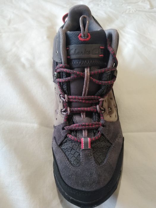 Кросівки Clarks "gore-tex" р. 35,5 - 36. (в гарному стані)  600грн