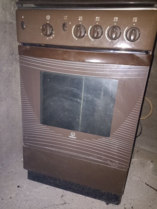 Vendo fogão a gás Indesit castanho com forno elétrico