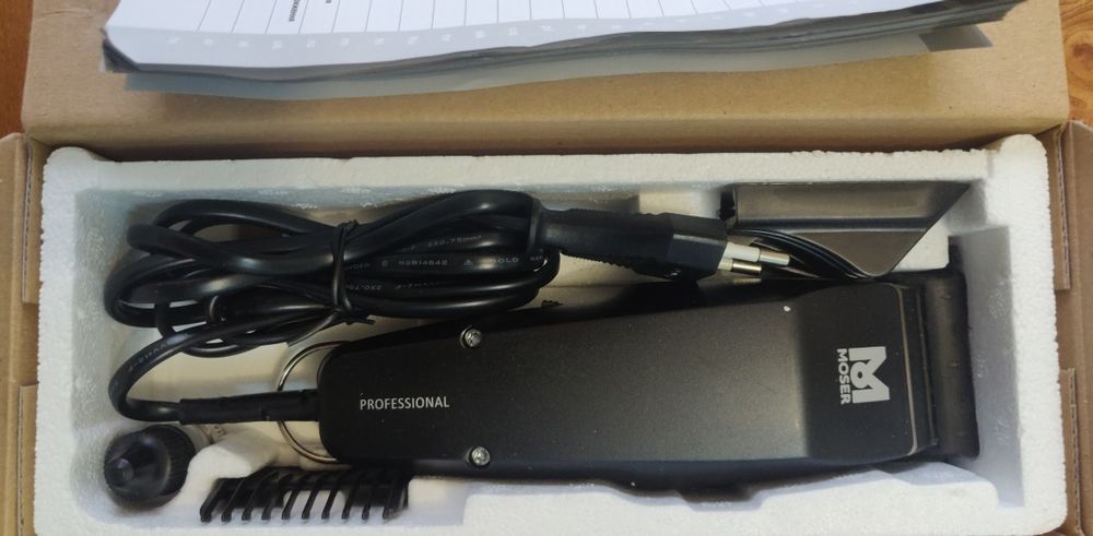 Продам машинку для стрижки Moser Professional Black 1400