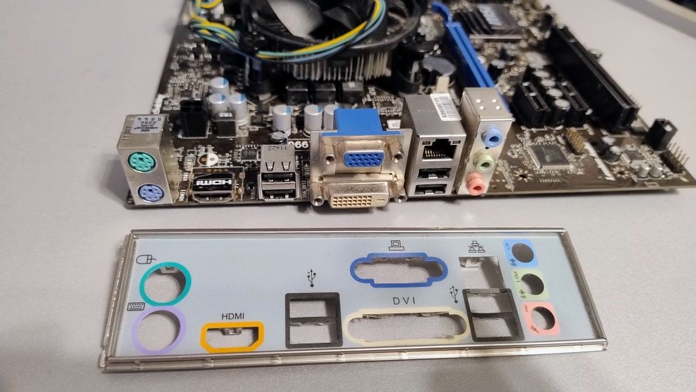 Комплект на socket 1156,MSI H55M-E23,i3-550 3.2GHz,2Gb опер.памяті