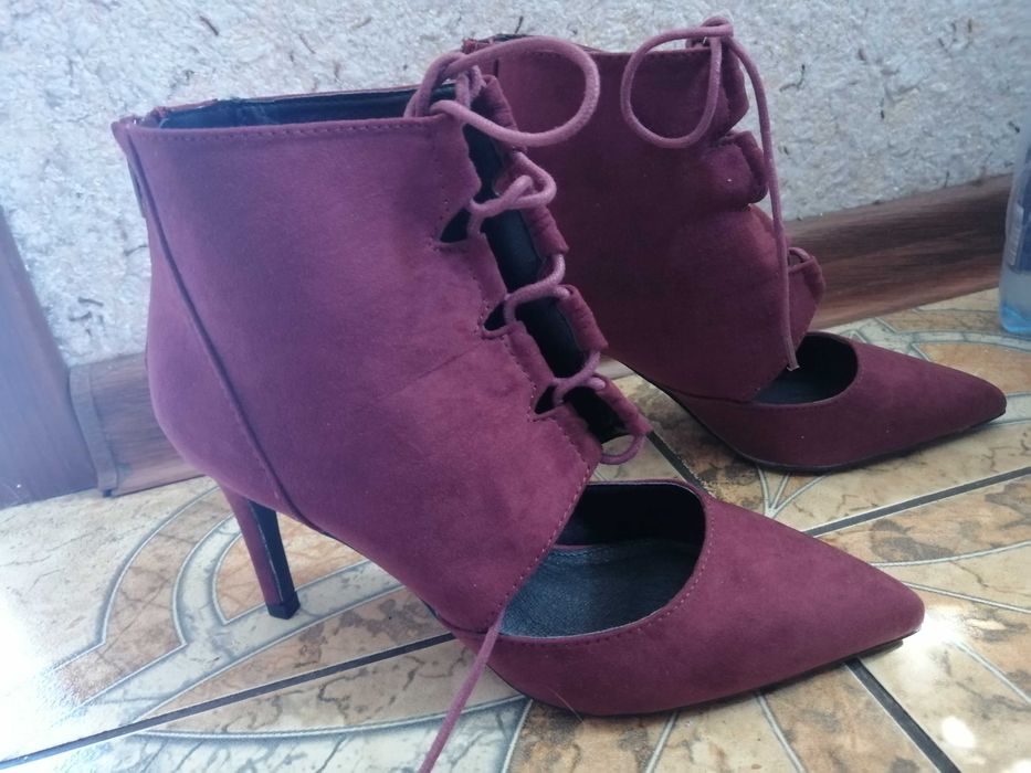 Nowe buty na obcasie