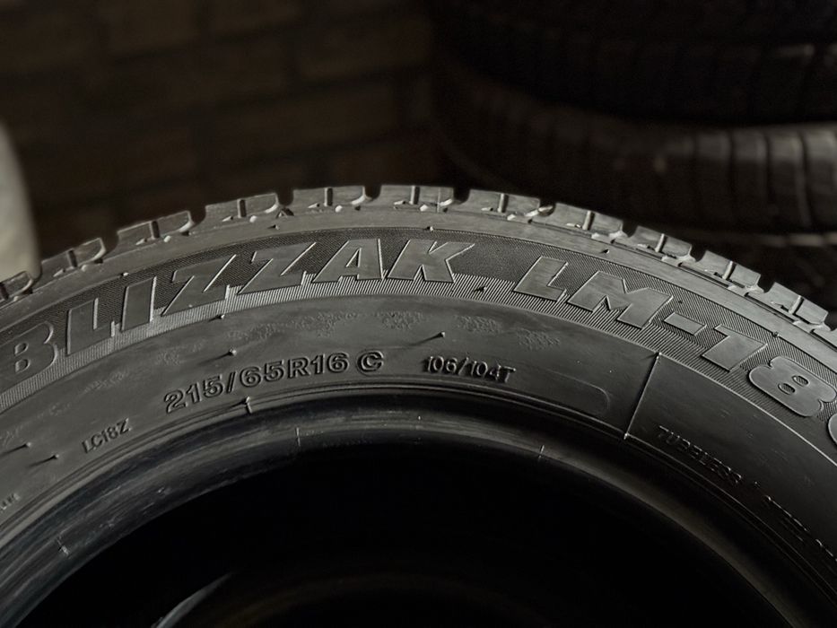 Bridgestone Blizzak LM-18C 215/65R16C