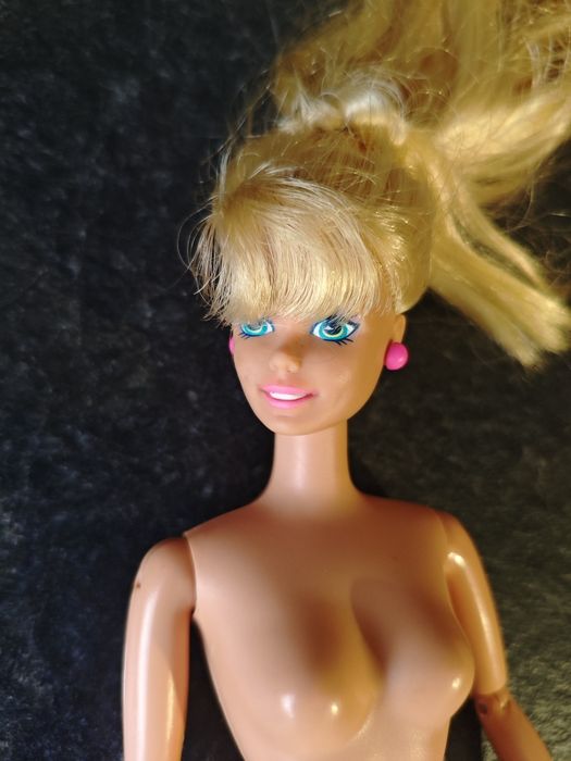 Três Bonecas Vintage Barbie e Sindy