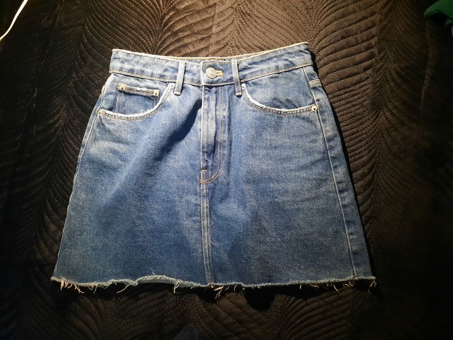 Três peças de roupa: saia+casaco+camisa