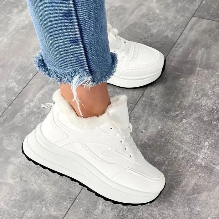 Зимові кросівки, білі зимові кросівки, чорні зимові кросівки