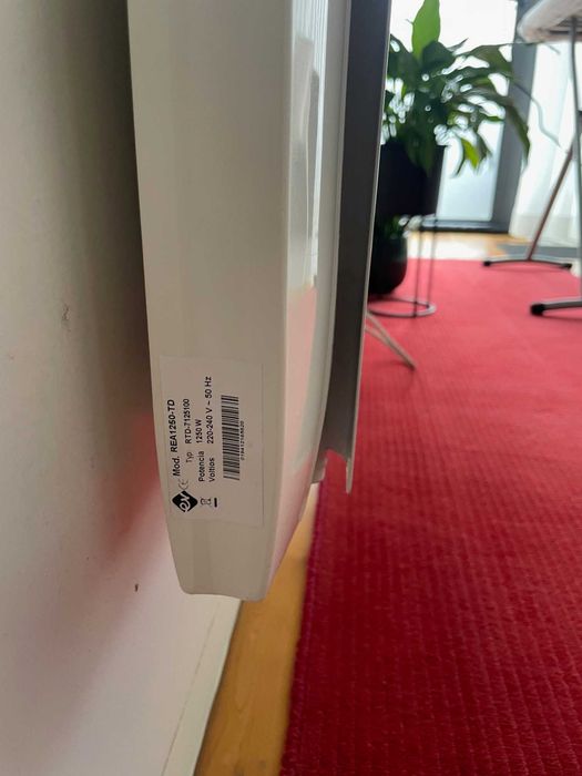 AQUECEDOR/RADIADOR de fluido térmico - 1250W (Parede)