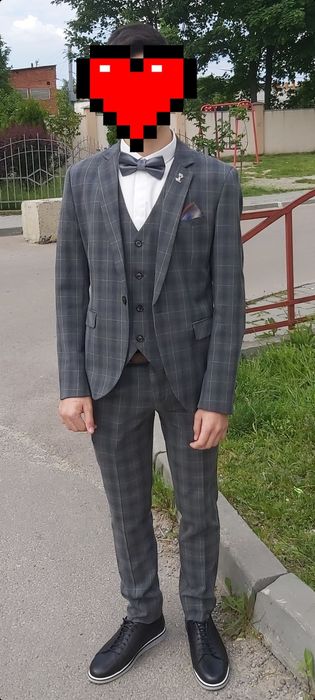 Продам чоловічий костюм.