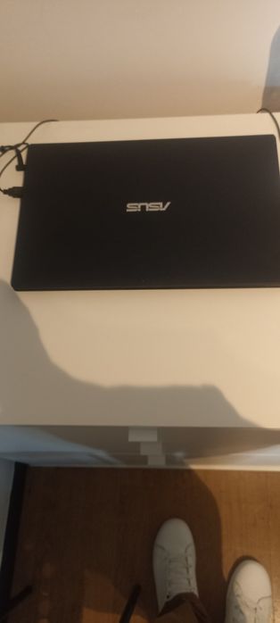 Portátil ASUS E510 15.6" (128GB) – Como Novo / Excelente Bateria