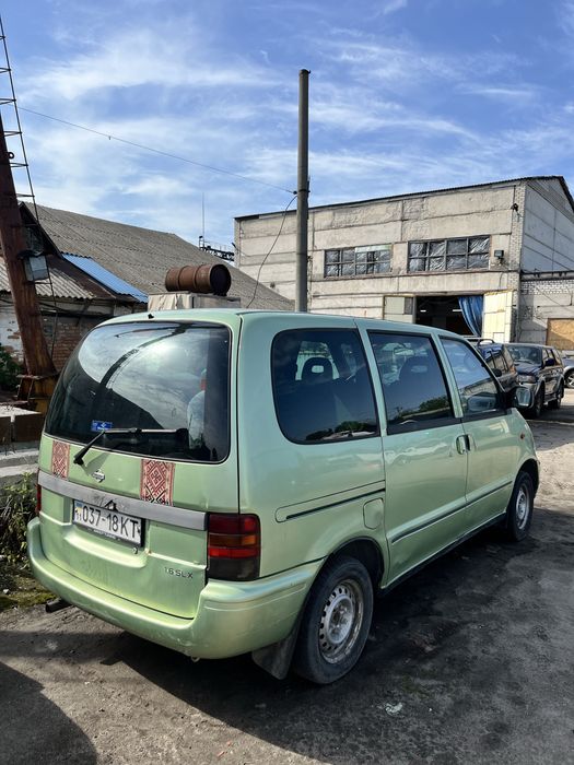 Продам Nissan serena