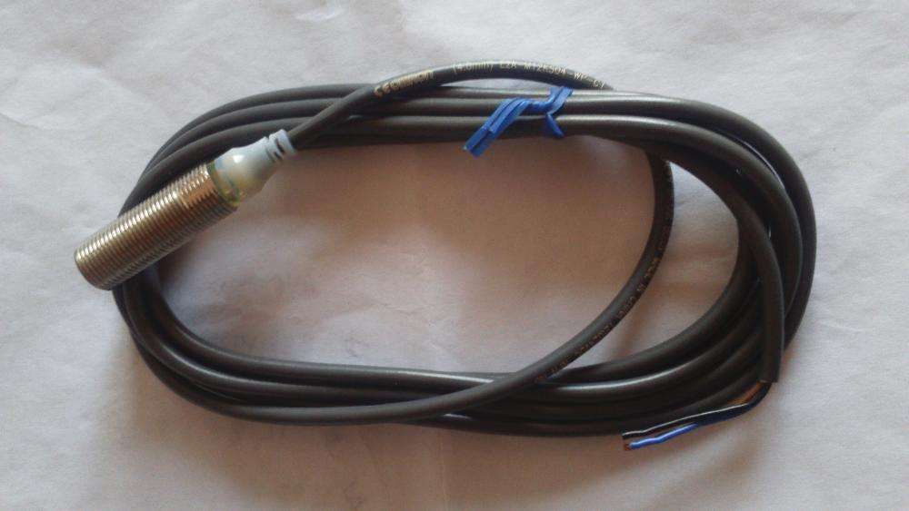 Sensor de proximidade Omron E2EL-X2E1 2M + sensor E2A-M12KS04-WP-C1427870286293258241