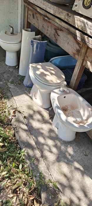 Louças de WC usadas