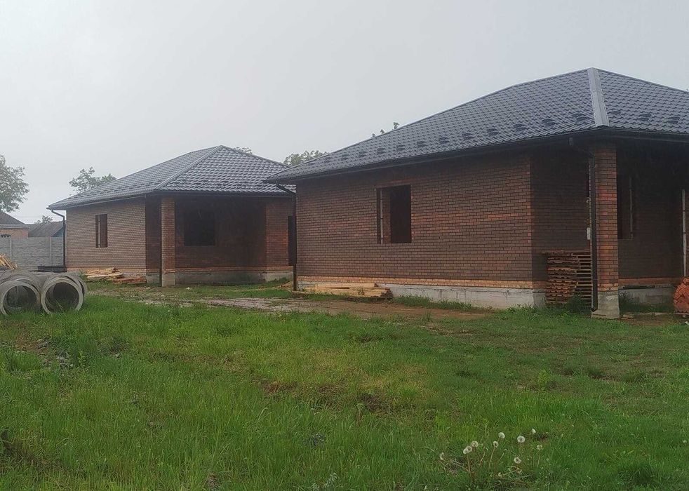 Продаж 1 поверхового будинку з ділянкою