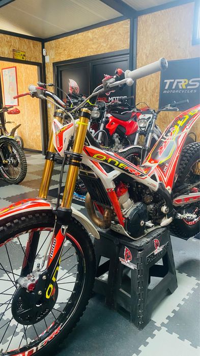 Moto de Trial TRS 300 RR como nova