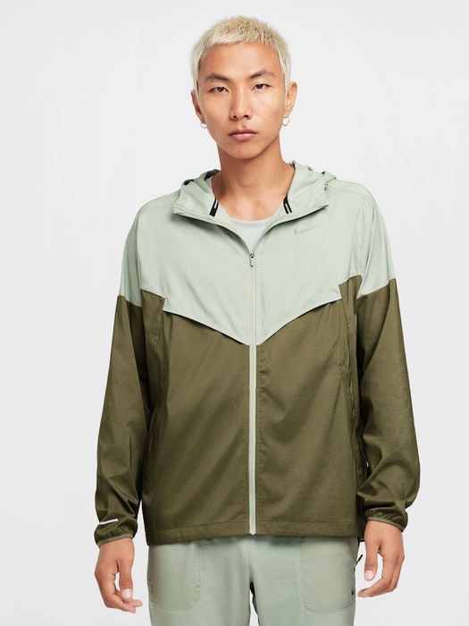 Nike Light Windrunner Running Jacket