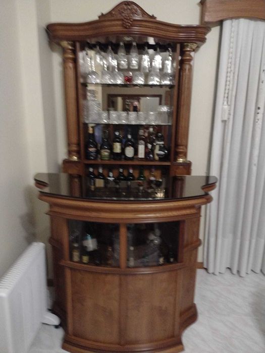 Móvel de Bar em Madeira de Pinho