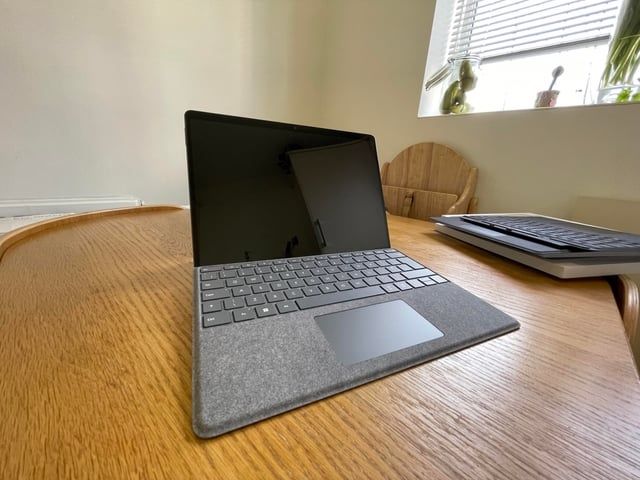 Microsoft Surface Pro 13 inch/polegadas + teclado  16GB  RAM, 512GB SS